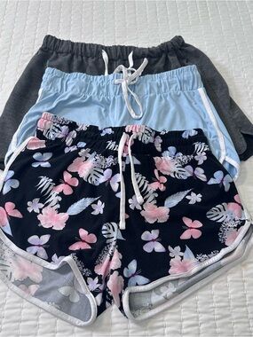 SHEIN Women's 3-Pack Athletic Shorts — Floral Black, Light Blue & Charcoal